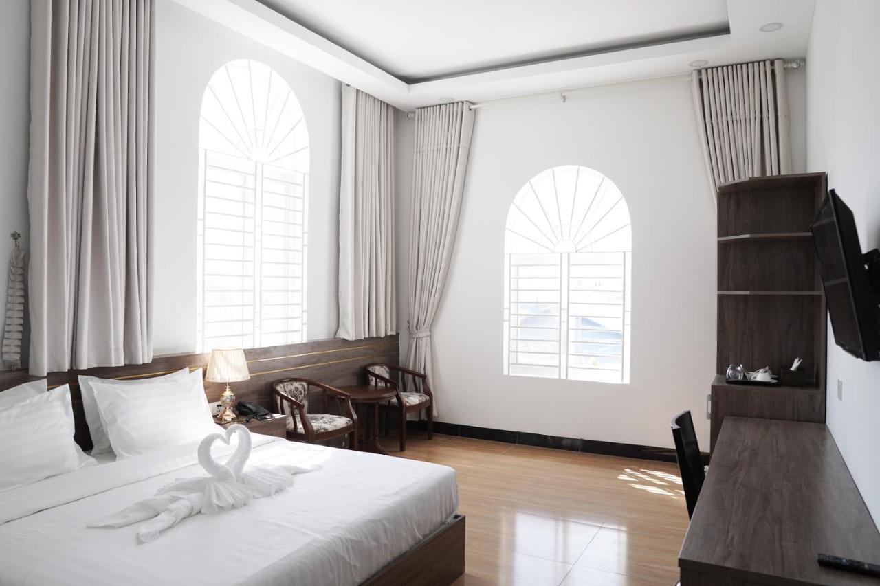 Apple Hotel Three - Near Pnh Airport Phnom Penh Exterior foto