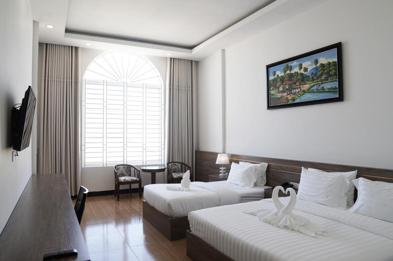 Apple Hotel Three - Near Pnh Airport Phnom Penh Exterior foto