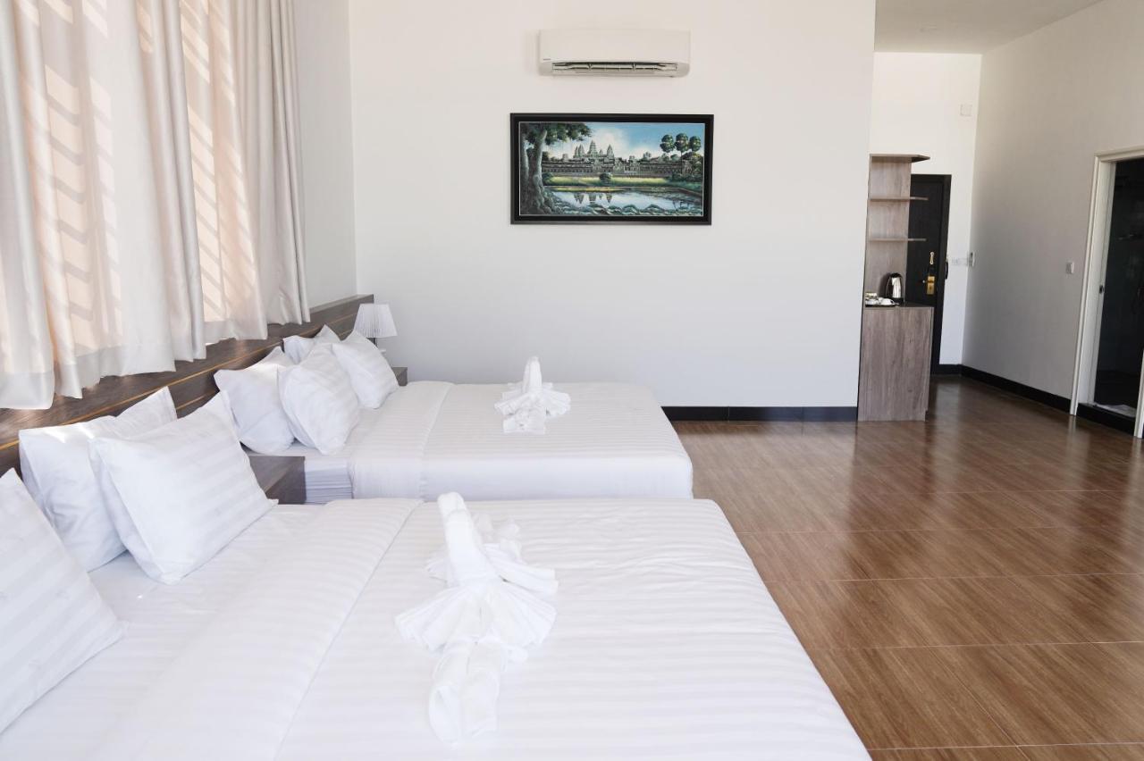 Apple Hotel Three - Near Pnh Airport Phnom Penh Exterior foto